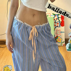 Gestreifte Caprihose mit Kordelzug