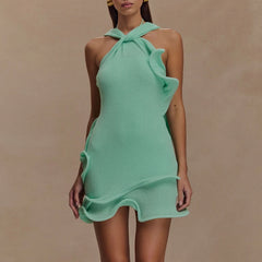 Ärmelloses, figurbetontes Kleid mit Neckholder aus Spitze