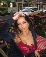 Crop-Top mit auffälligem Harajuku-Print