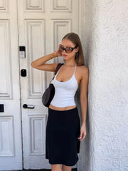Hellblaues Crop-Top mit dünnen Trägern