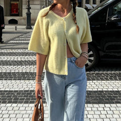 Lockere Strickjacke mit kurzen Ärmeln und Knopfleiste, Rundhalsausschnitt