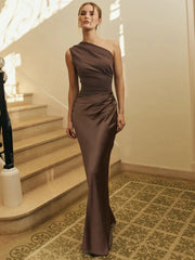 Ärmelloses Clubkleid aus Satin mit Patchwork-Details