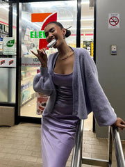 Ärmelloses Partykleid aus Satin mit quadratischen Falten