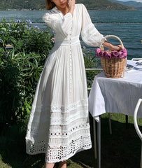 Vintage-Kleid aus Baumwolle mit floraler Spitze und V-Ausschnitt im Boho-Stil