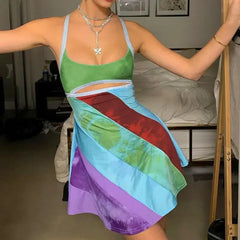 Y2K-farbenes, figurbetontes Kleid mit U-Ausschnitt und Cut-out