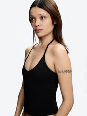 Hellblaues Crop-Top mit dünnen Trägern