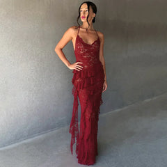 Abiballkleid mit asymmetrischen Spaghettiträgern und Rüschen aus Spitze