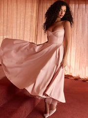 A-Linien-Midikleid mit Mesh-Trägern und offenem Rücken