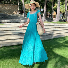 Boho-Kleid mit Blumenstickerei, Spitze und Schmetterlingsärmeln