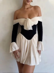Trägerloses, ausgestelltes, plissiertes Mini-Bodycon-Kleid