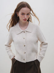 Graue Strickjacke mit Rollkragen aus Wolle und Knöpfen