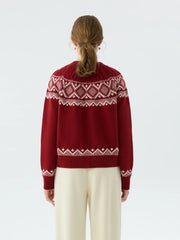 Roter Wollpullover mit Zopfmuster