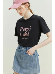 Lässiges T-Shirt mit cooler Buchstabenstickerei