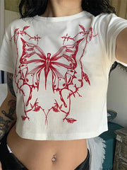 Kurzes Grunge-T-Shirt mit Schmetterlingsprint, tailliert