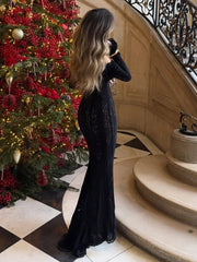 Spitzenkleid mit ausgestellten Ärmeln und One-Shoulder-Schulter