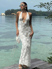 Rückenfreies, gerafftes Neckholder-Maxikleid mit Rüschen