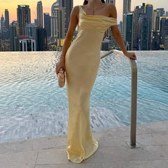 Satin-Maxikleid mit One-Shoulder-Halterkleid