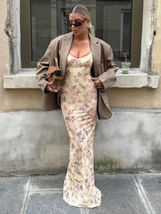 Maxikleid mit Blumenmuster, Schlitz und Trägern, tiefem Ausschnitt