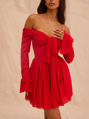 Rotes, trägerloses, ausgestelltes, plissiertes Bodycon-Kleid