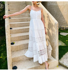 Ärmelloses Boho-Kleid aus weißer Baumwolle mit elastischem Rücken