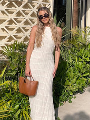 Rückenfreies, gerafftes Neckholder-Maxikleid mit Rüschen