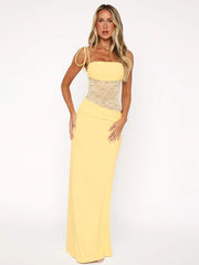 Trägerloses Maxikleid mit Schlitz und Bändern