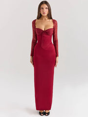 Langes, figurbetontes Kleid mit Schnürung und quadratischem Schlitz
