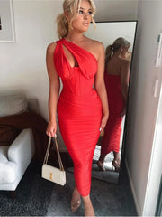 Ein-Schulter-Kleid mit Raffungen, figurbetonter Midi-Länge