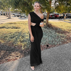 Bodycon-Kleid mit Cut-Out-Plissees und Off-Shoulder-Ausschnitt