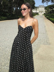 Plissiertes Maxikleid mit Wellenmuster und Trägern