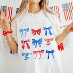 T-Shirt im koketten Stil mit Schleifenprint