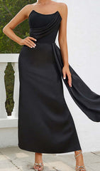 Ärmelloses, schwarzes Bandagen-Midikleid