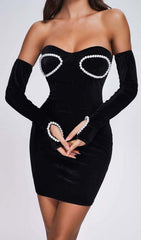 Schwarzes, trägerloses, figurbetontes Minikleid aus Samt