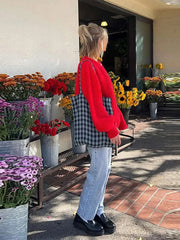 Roter Rundhals-Cardigan mit Knöpfen und langen Ärmeln