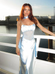 Maxikleid mit tiefem Ausschnitt, Neckholder, Schnürung und Schlitz