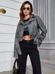 Kurzer Mantel aus Kunstleder mit Reißverschluss