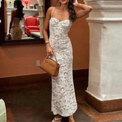 Spitzenkleid mit transparentem Träger und Blumenmuster