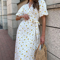 Midikleid mit Blumenmuster, V-Ausschnitt, A-Linie und Schlitz