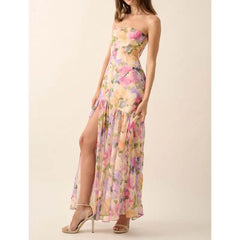 Rüschenkleid mit Schlitz und Blumenmuster, Bandeau-Ausschnitt, Urlaubskleid
