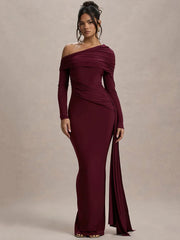 Figurbetontes Kleid mit schrägem Kragen und drapierten Ärmeln