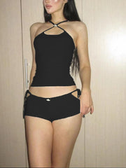 Zweiteiliges Set aus Camisole und Shorts mit gekreuzten Trägern