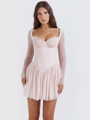 Clubkleid aus Spitze und Mesh mit eckigem Ausschnitt