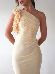 Gestricktes 3D-Blumenkleid