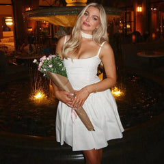 Rüschen-Spitzen-Minikleid mit offenem Rücken