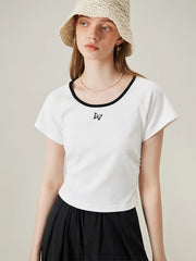 Raglan-T-Shirt mit Schmetterlingsstickerei