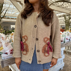Strickjacke mit Bärenmuster, Rundhalsausschnitt und Knöpfen