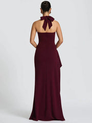 Neckholder-Kleid mit Schlitz, ärmellos, figurbetont, aus Spitze