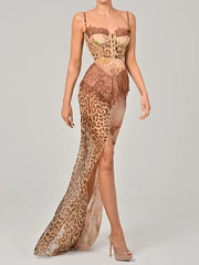 Urlaubskleid aus Leoparden-Spitze und Chiffon mit Schlitz