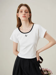 Raglan-T-Shirt mit Schmetterlingsstickerei