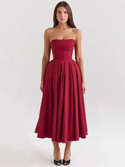 Plissiertes, trägerloses A-Linien-Midikleid